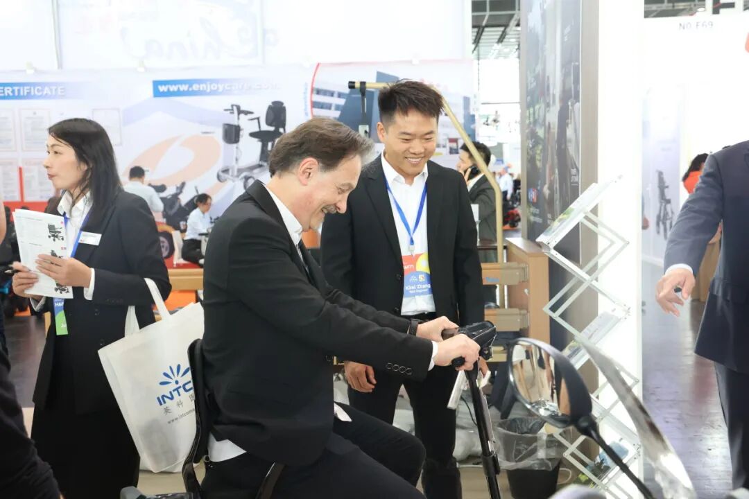 letou乐投医疗亮相德国REHACARE2025 展示康养器械全系列创新移动解决方案
